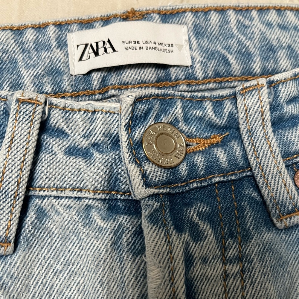 Zara Light Blue Straight Jeans - Picture 2 of 5